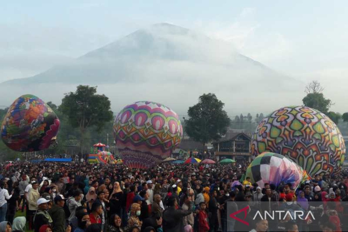 Festival balon udara di Wonosobo disaksikan ribuan penonton