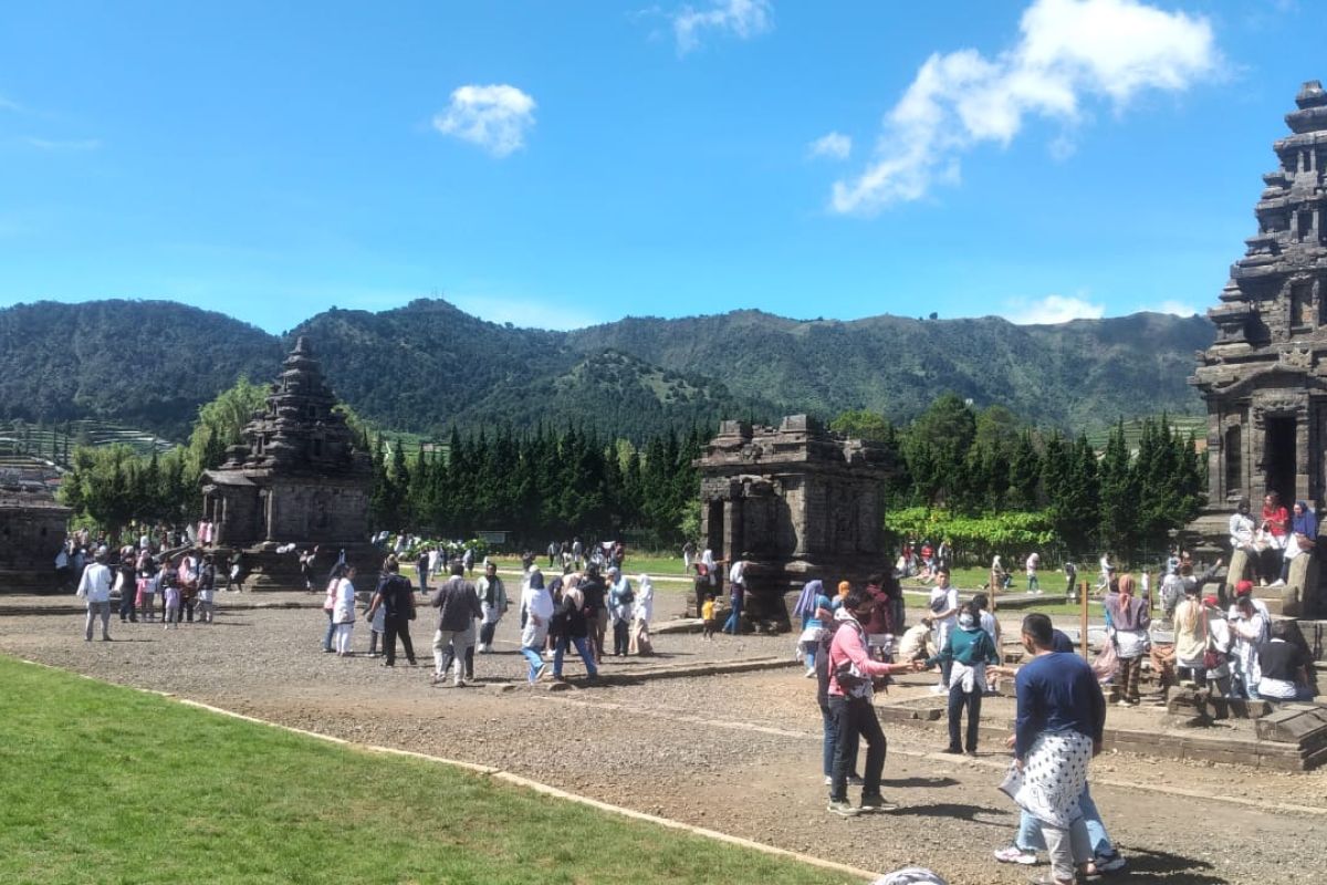 94.742 wisatawan kunjungi Dieng selama libur Lebaran