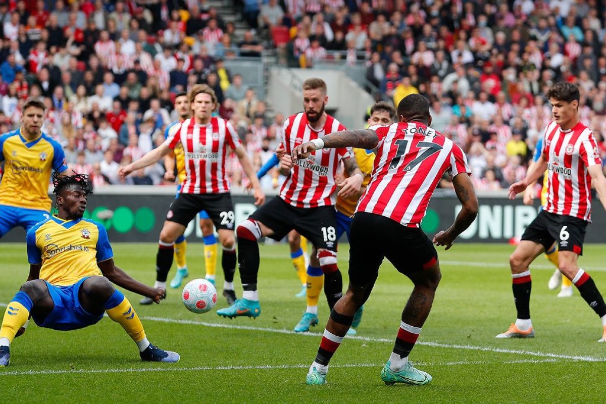 Brentford hancurkan Manchester United 4-0