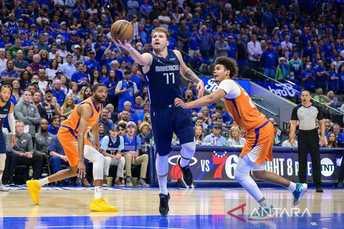 NBA - Mavericks imbangi Suns 2-2 usai menangi Gim 4