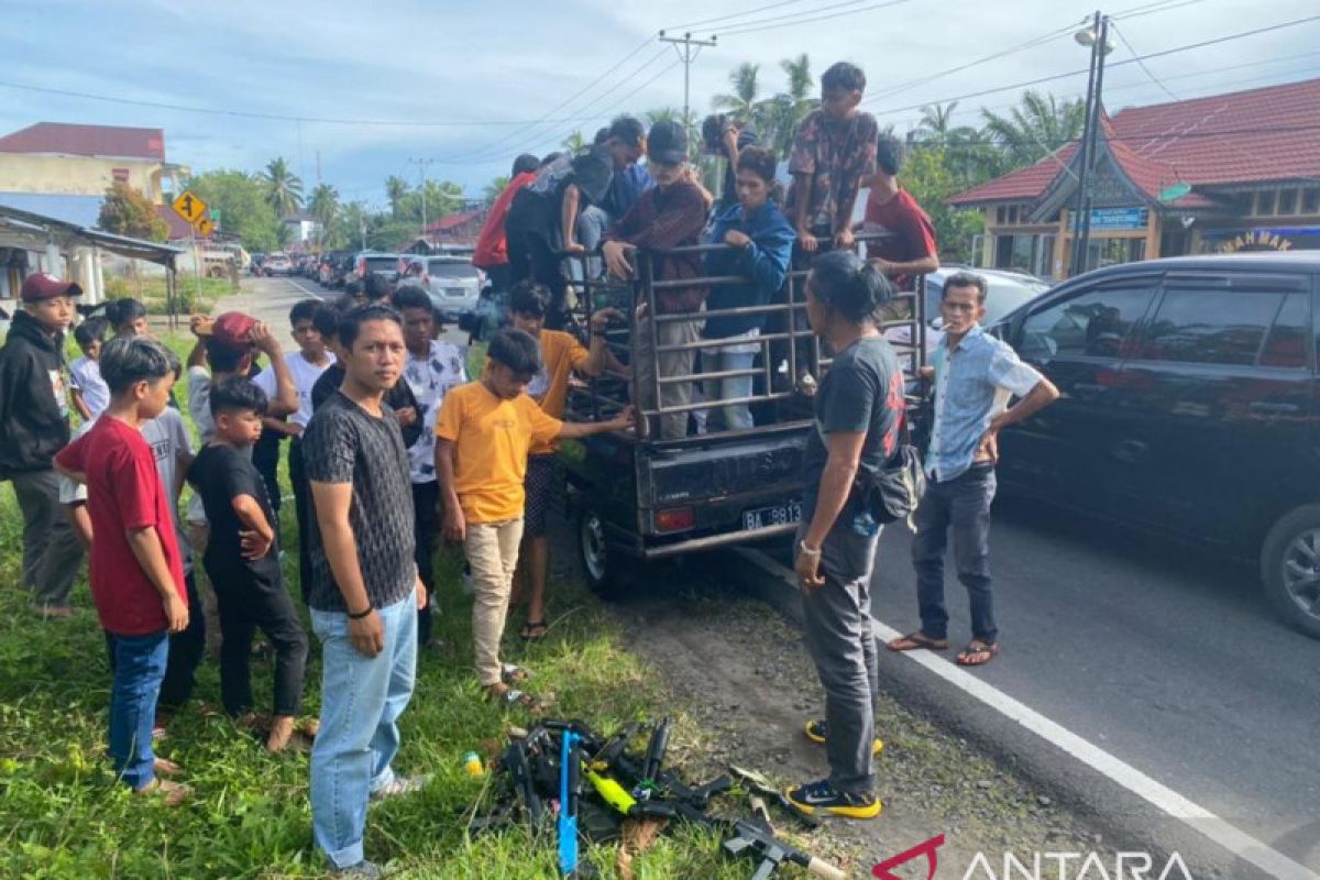 Pedagang mainan di Agam ikuti imbauan Polres tak jual pistol mainan