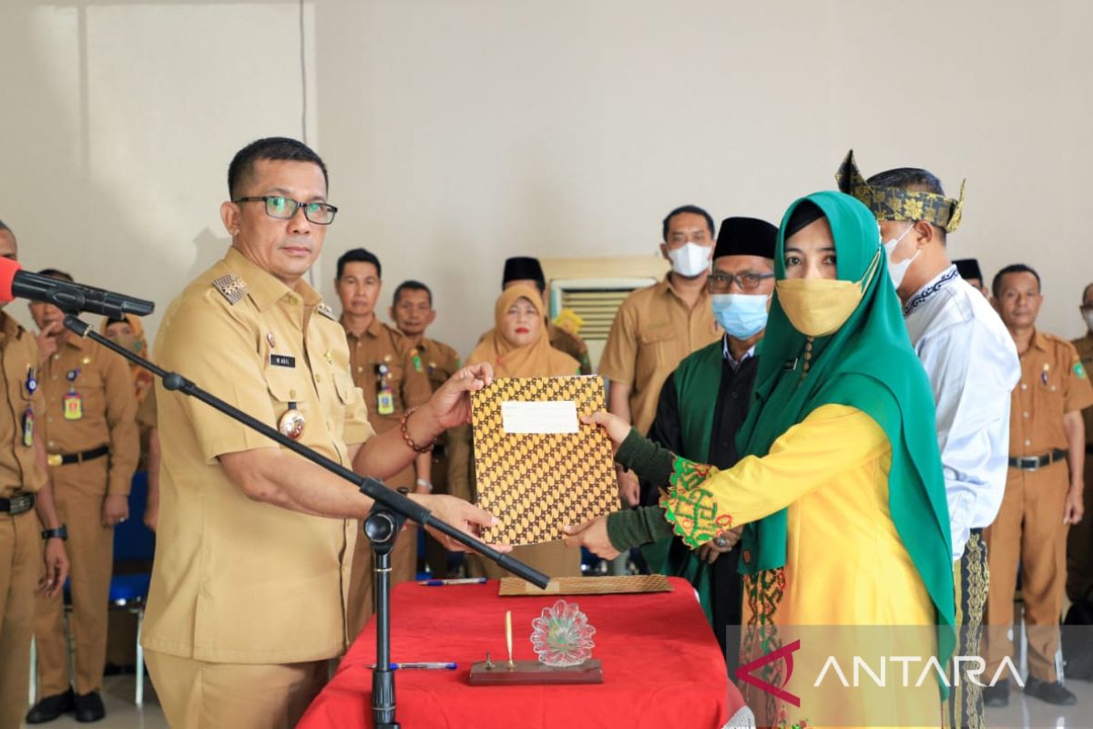 Usai cuti lebaran, Bupati Meranti lantik pejabat