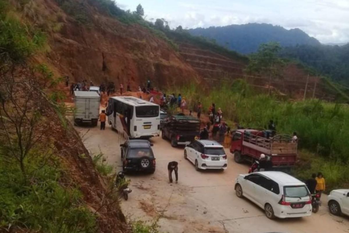 Warga Mamasa diminta waspada melintas di areal rawan longsor