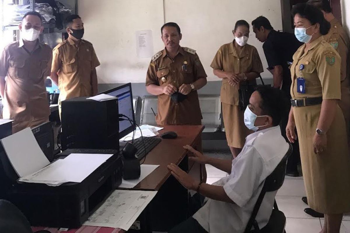 Cegah ASN perpanjang libur, Wabup Bartim sidak ke sejumlah SOPD