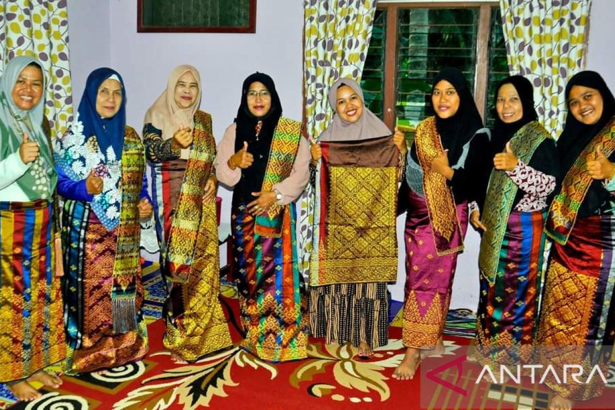 Kain songket Inhu butuh perhatian