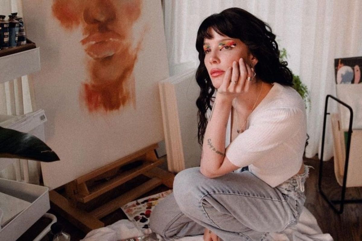 Halsey sempat dikatai buruk sebelum masalah kondisi kesehatannya terdiagnosis