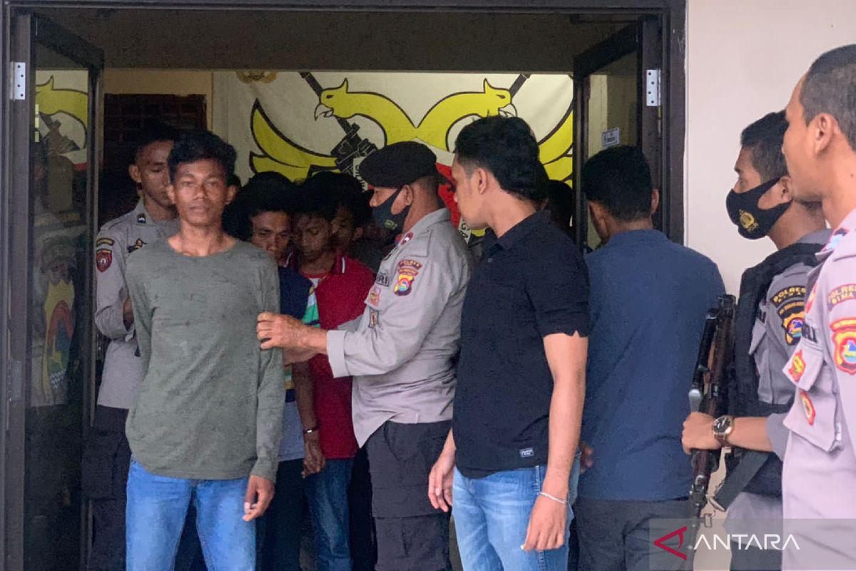 Polda NTB mengambil alih kasus 10 provokator aksi blokir jalan di Bima