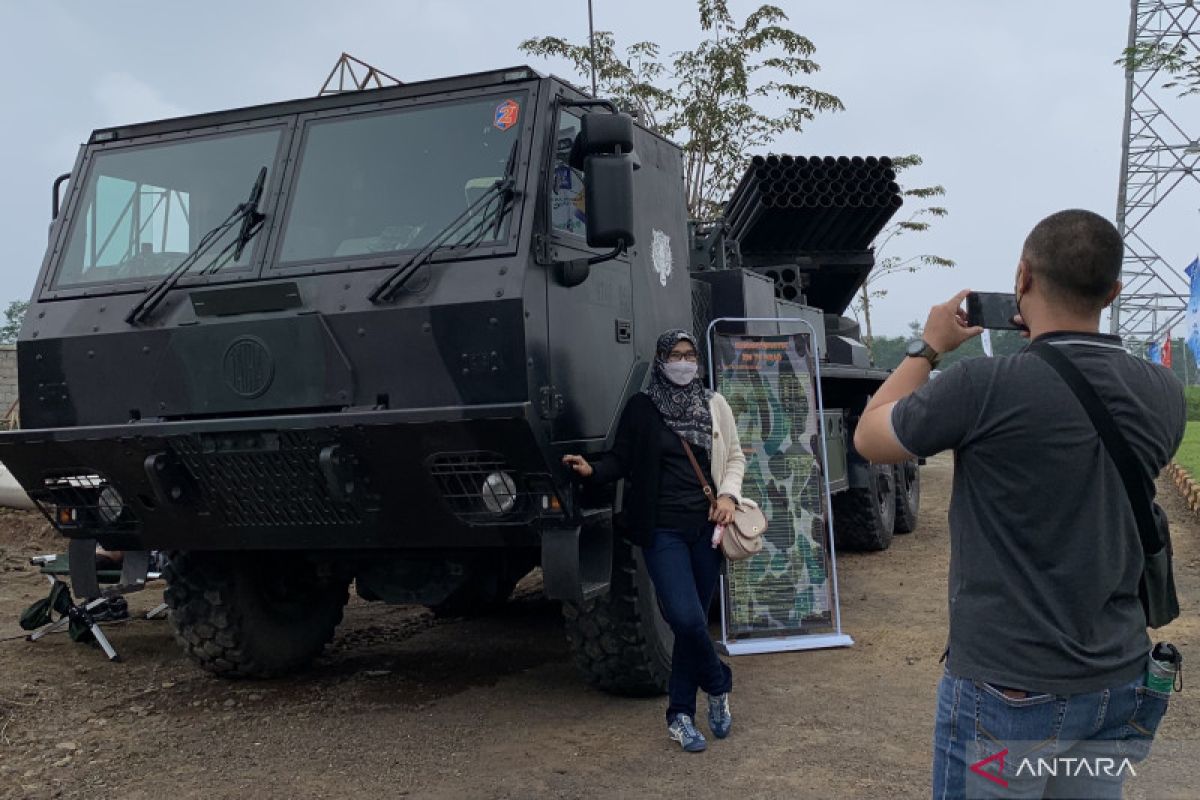 Pameran alutsista jadi ajang edukasi bagi masyarakat di Navy Jazz Traffic Festival