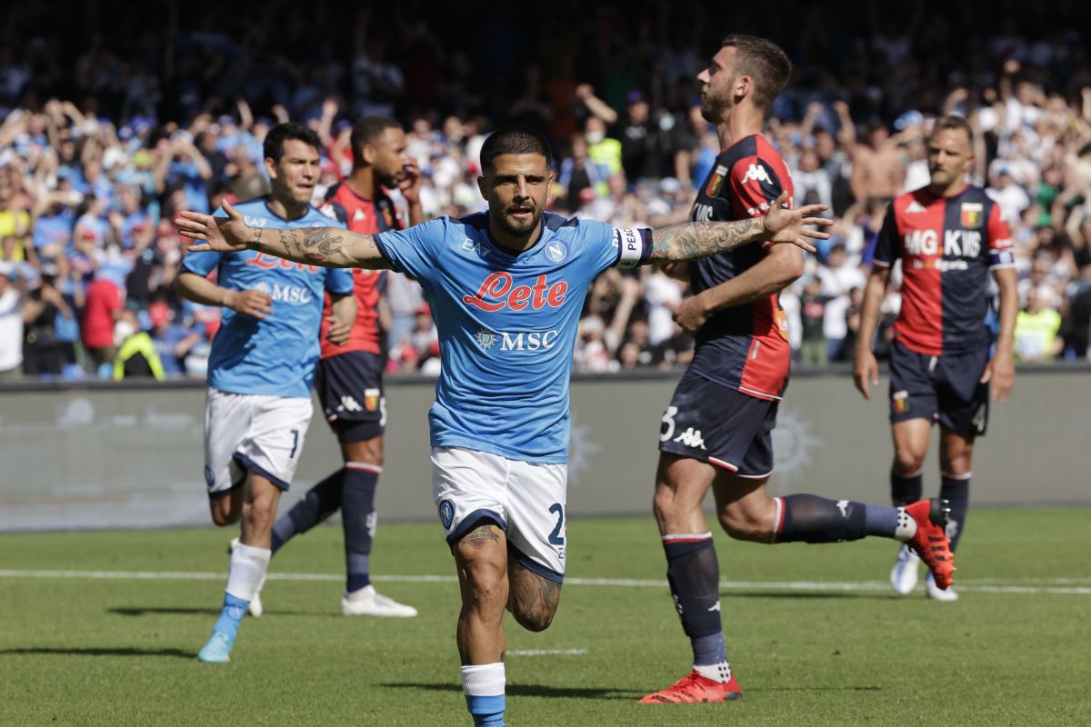 Lorenzo Insigne cetak gol di laga kandang terakhirnya saat Napoli menang 3-0 atas Genoa