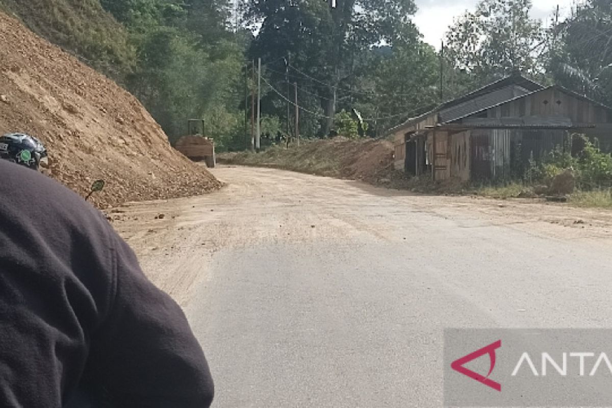 BMKG ingatkan warga waspadai tanah longsor jalur pegunungan Sulteng