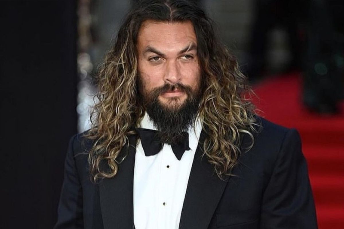 Jason Momoa dikabarkan berkencan dengan Eiza Gonjalez