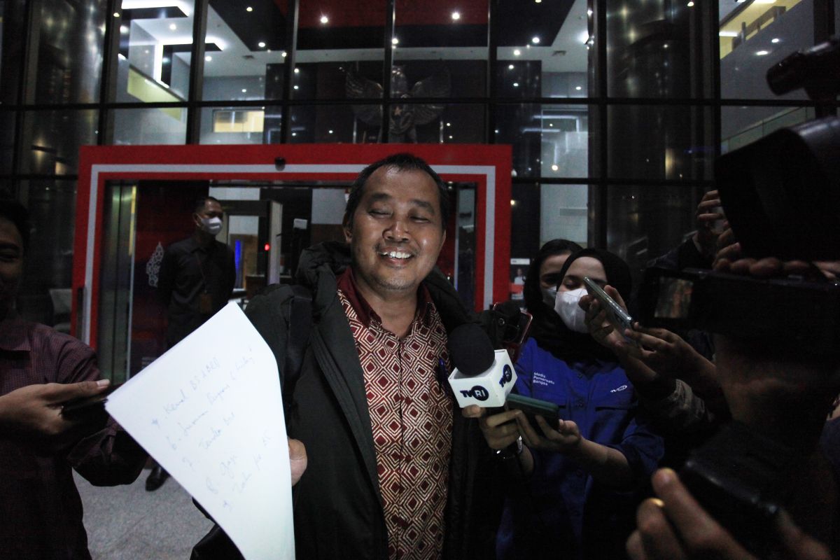 KPK diminta proses hukum Harun Masiku 'in absentia'