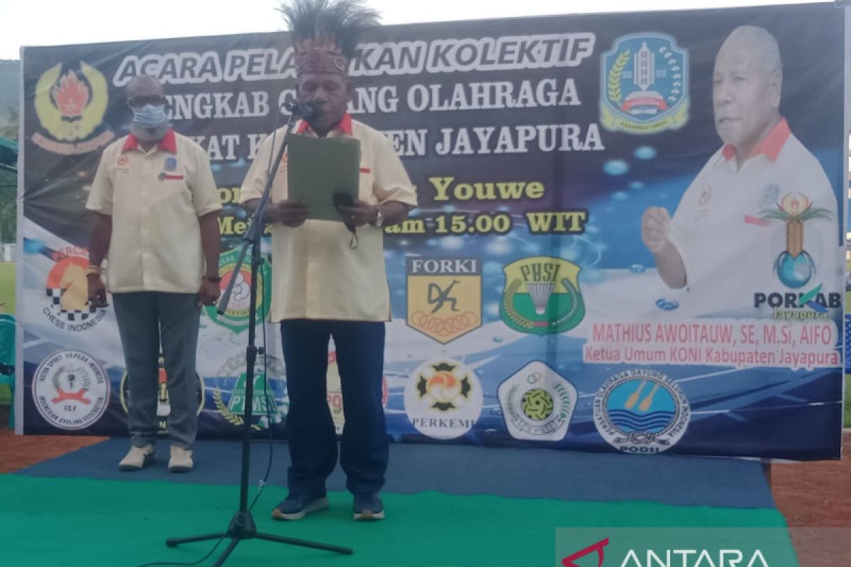 KONI Jayapura melantik 12 pengurus cabang olahraga setempat