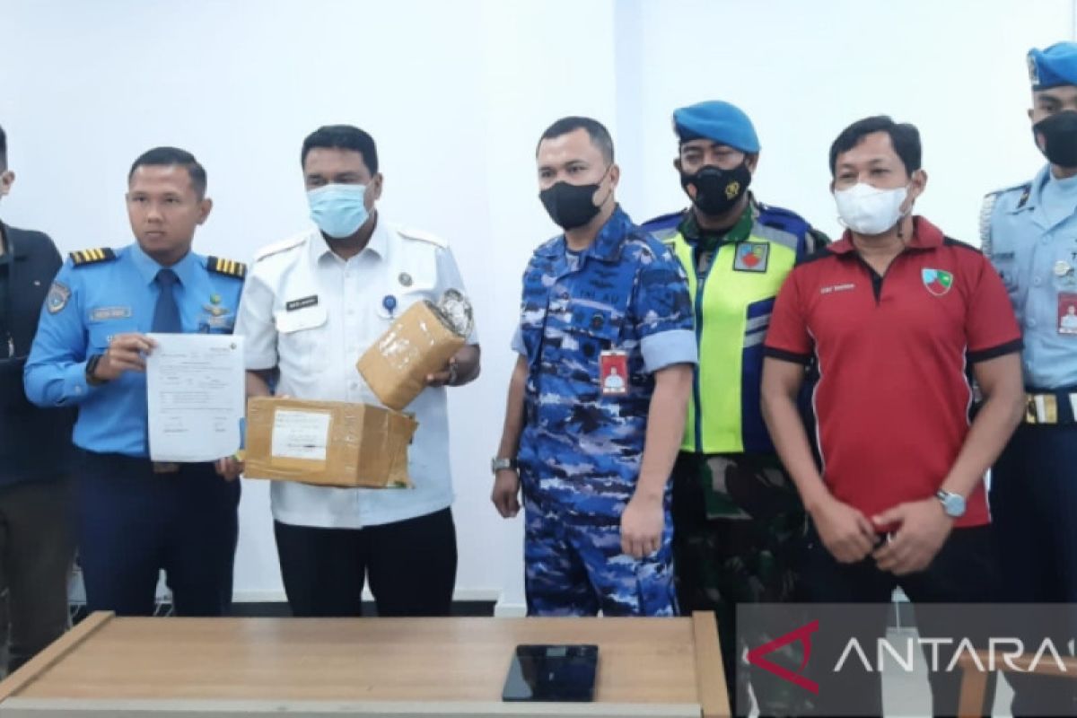 Petugas Bandara SSK II Pekanbaru gagalkan penyelundupan 1.000 gram ganja kering