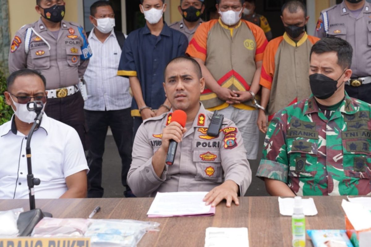 Polisi gagalkan rencana edar satu kg sabu dan 380 pil ekstasi