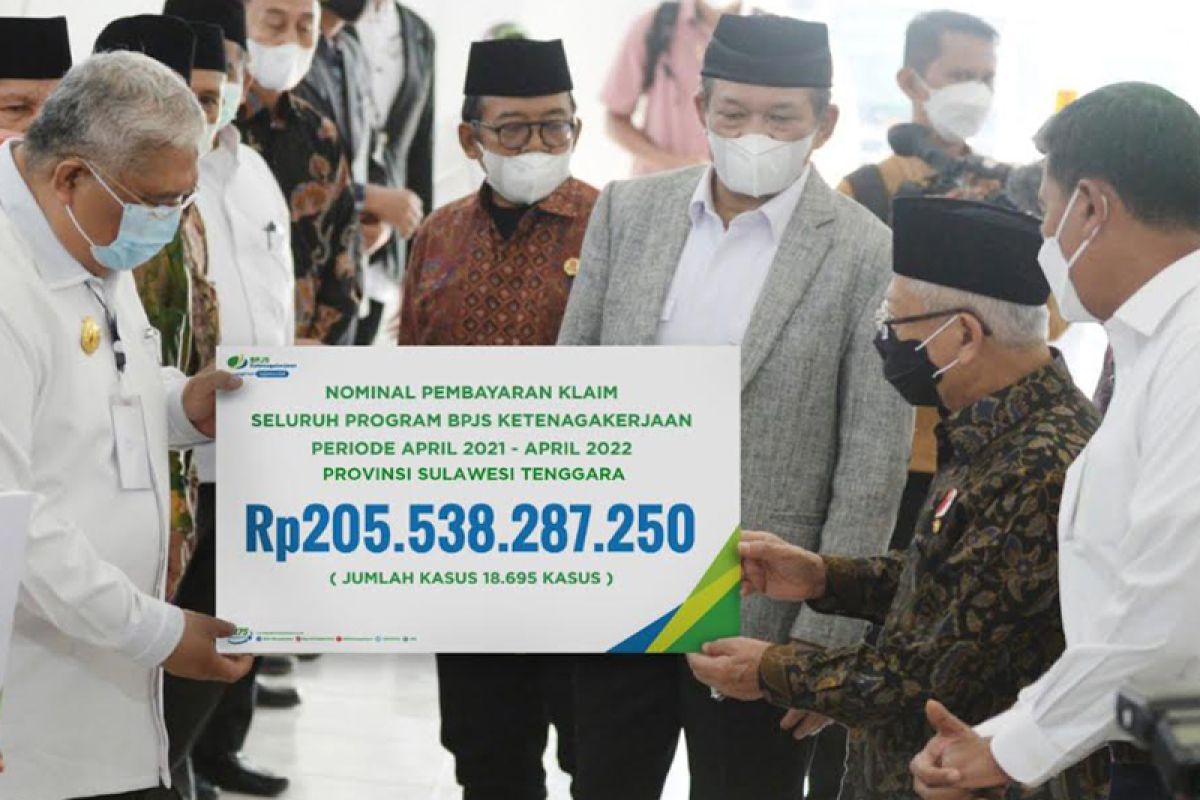 Wapres serahkan manfaat program-beasiswa BPJS Ketenagakerjaan ke keluarga pekerja