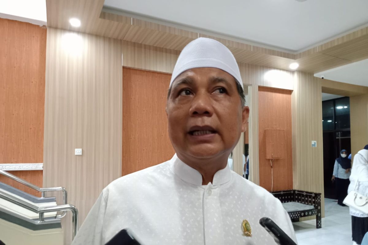 Jamaah calon haji asal Mataram diberangkatkan dalam dua kloter