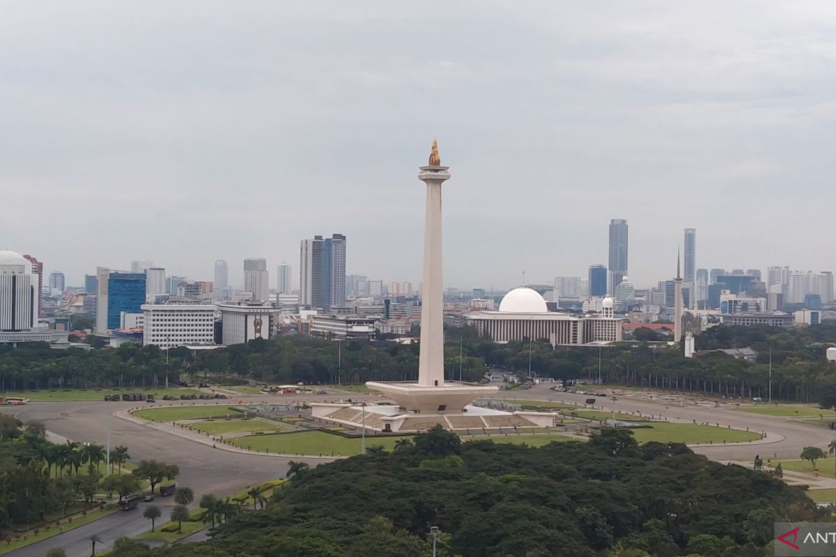 Sesi foto pebalap Formula E digelar di Monas sebagai salah satu ikon Jakarta