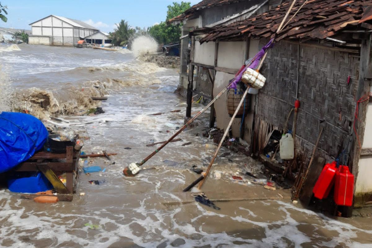 BPBD Pati imbau warga dekat pantai waspada rob