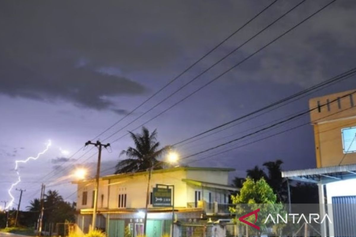 Cuaca buruk, dua pesawat rute Jakarta-Bengkulu terpaksa mendarat di Palembang