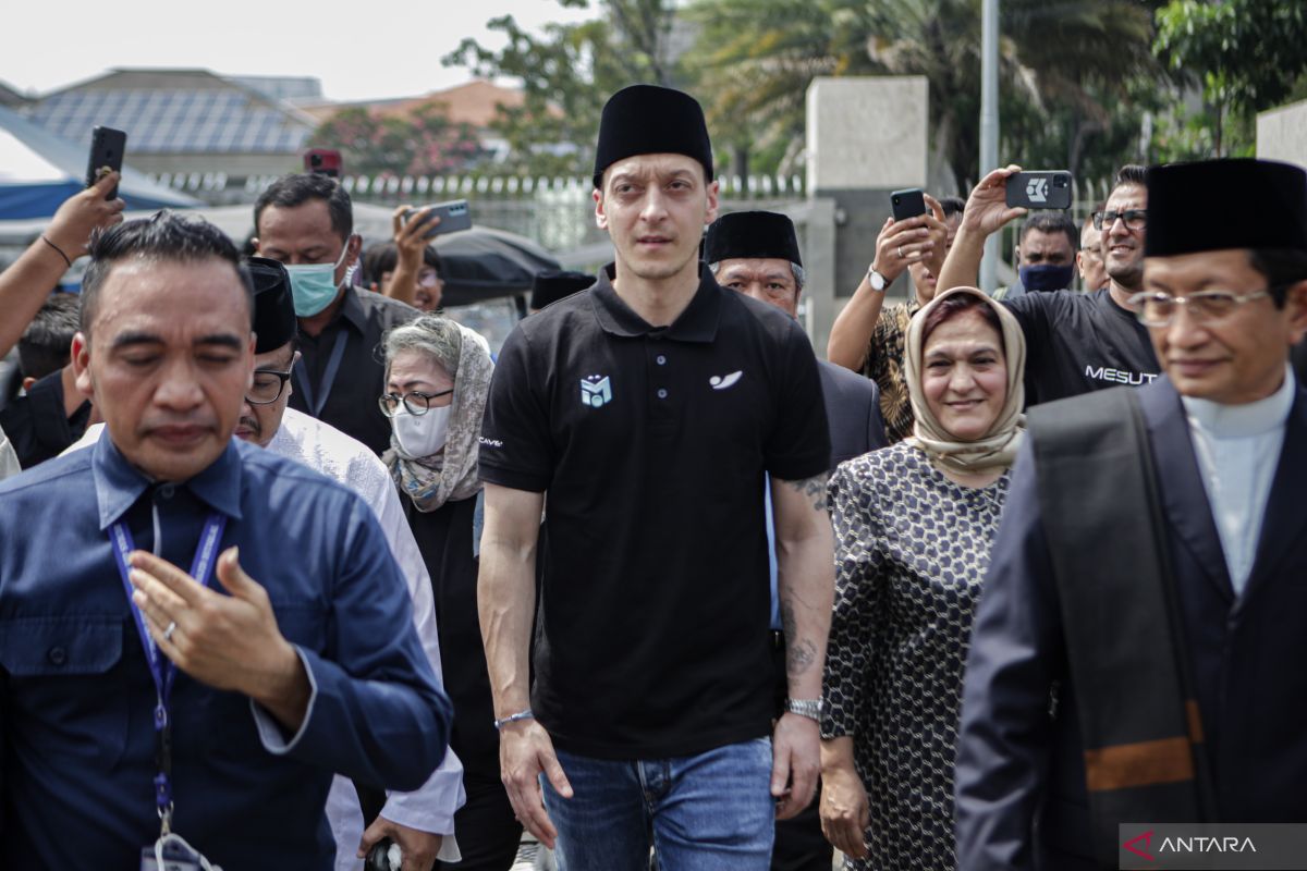 Mesut Ozil Pensiun - Ini Perkataannya Saat Ke Indonesia ...