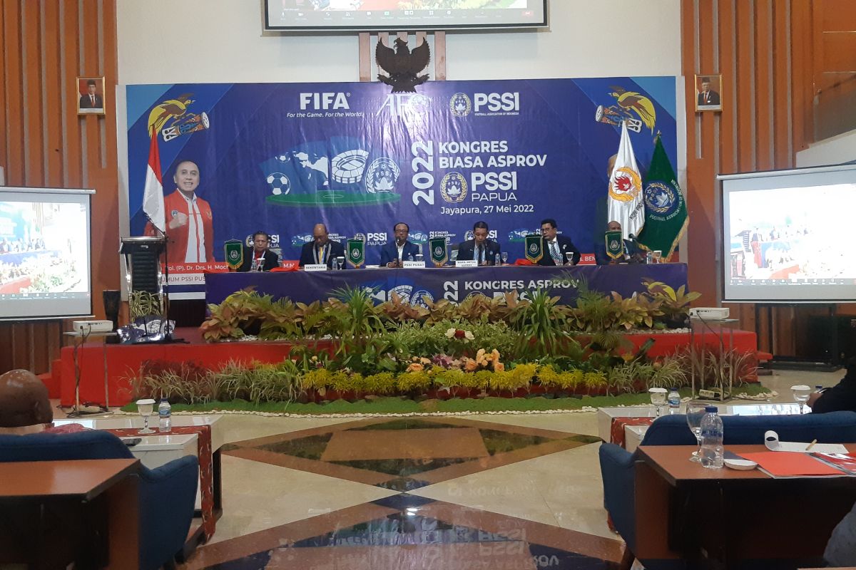 Benhur Tomi Mano terpilih secara aklamasi ketua Asprov PSSI Papua