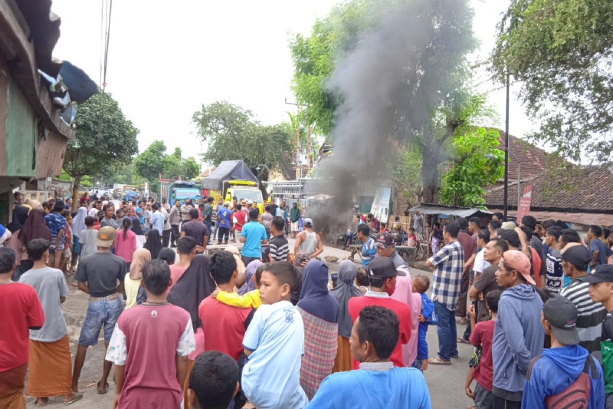 Seorang janda Malaysia di Bima diduga diperkosa, keluarga tak terima blokade jalan