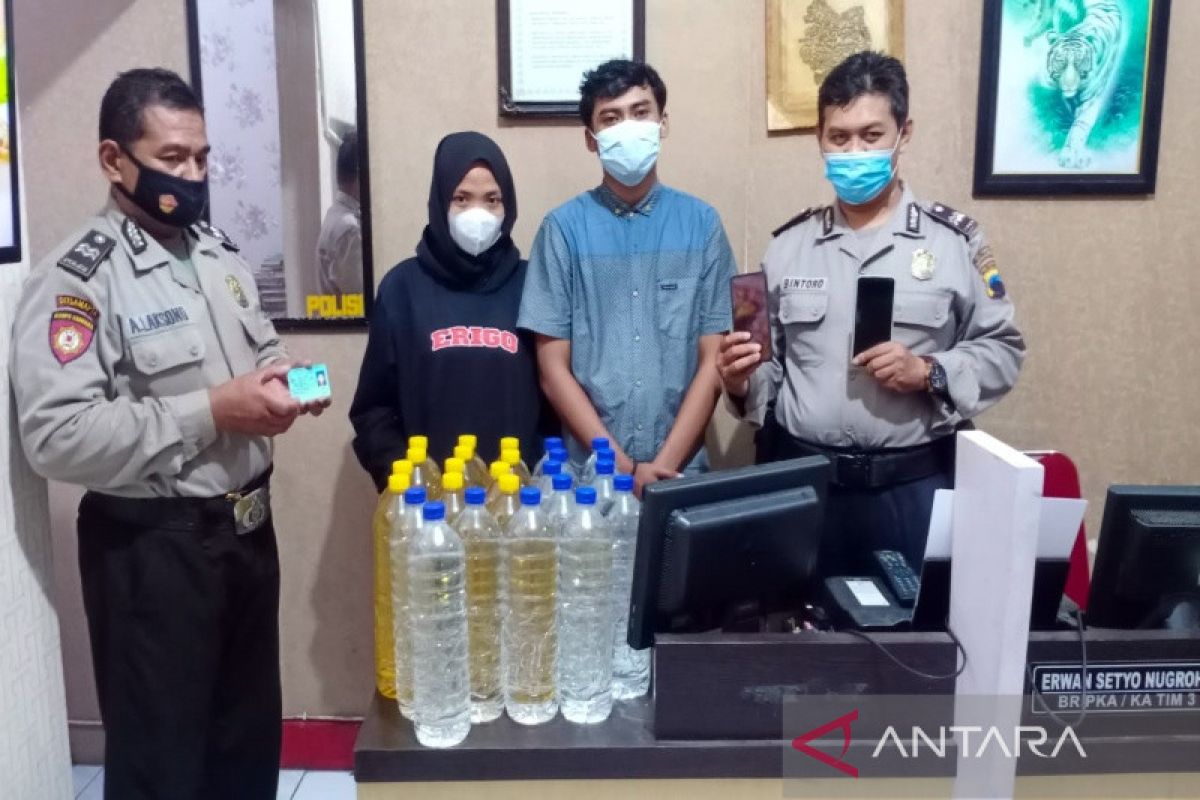 Polisi amankan suami istri asal Bantul bawa ciu di Solo