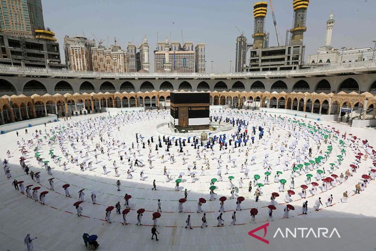 CJH asal Riau dianjurkan rutin minum air karena suhu capai 50 derajat celcius di Mekkah