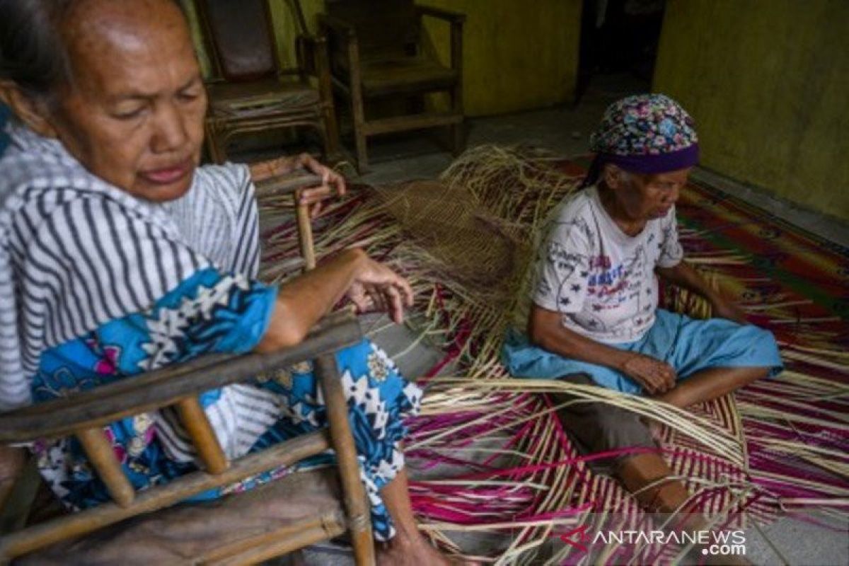 Hari Keluarga Internasional momen dampingi lansia agar mandiri