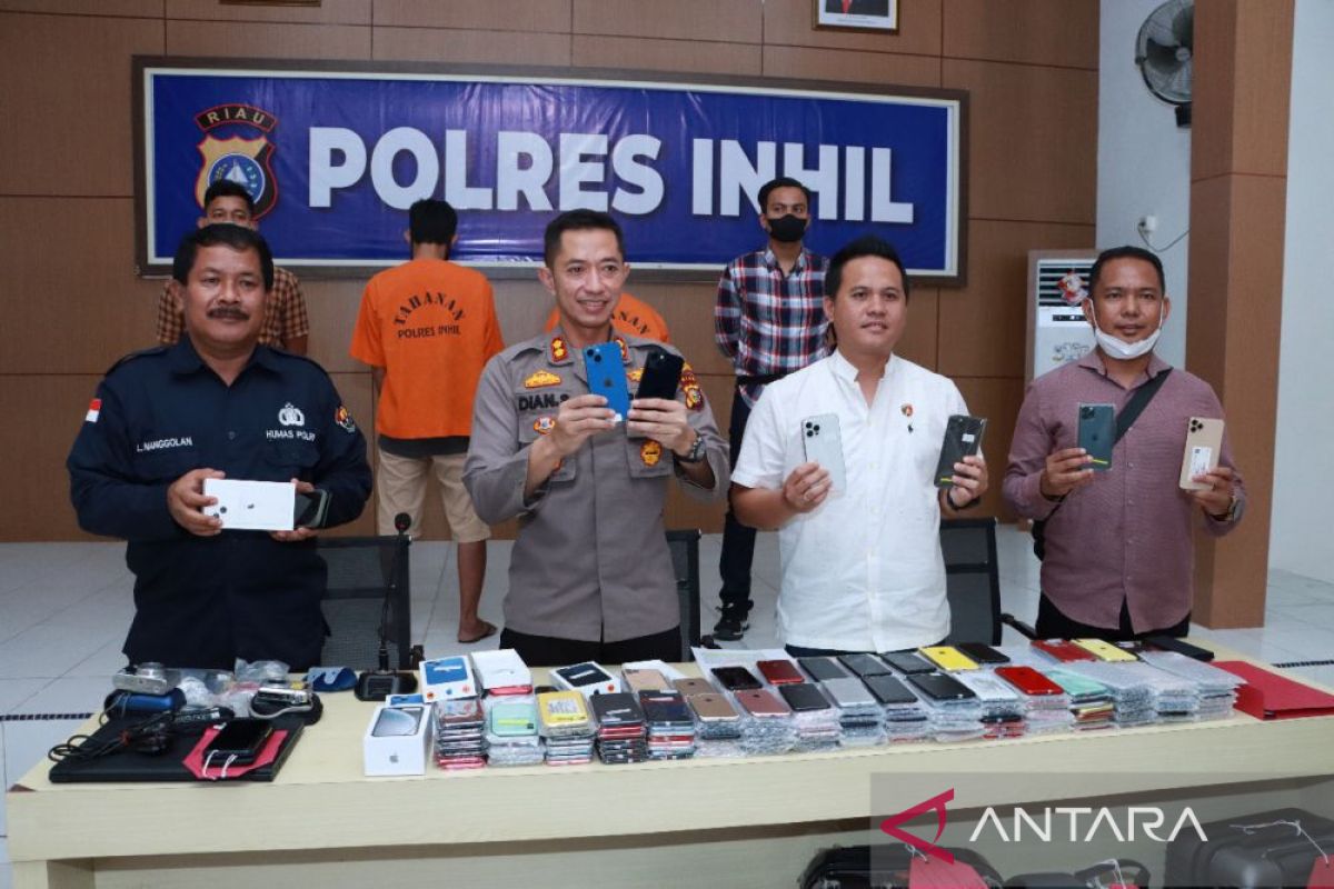 Polisi sita 243 handphone ilegal asal Singapura