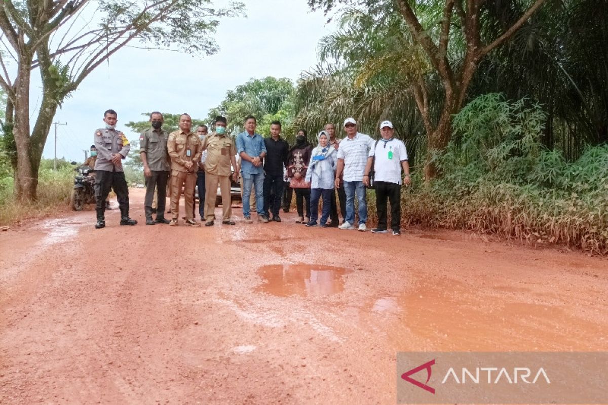 Legislator Kotim minta percepat realisasi perbaikan jalan oleh perusahaan