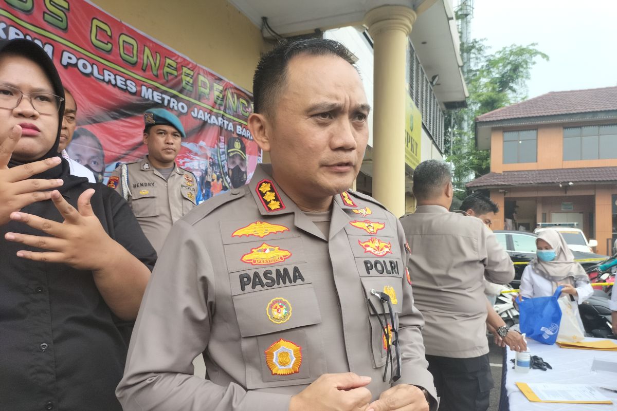 Polisi tangkap musisi band AB karena kasus psikotropika