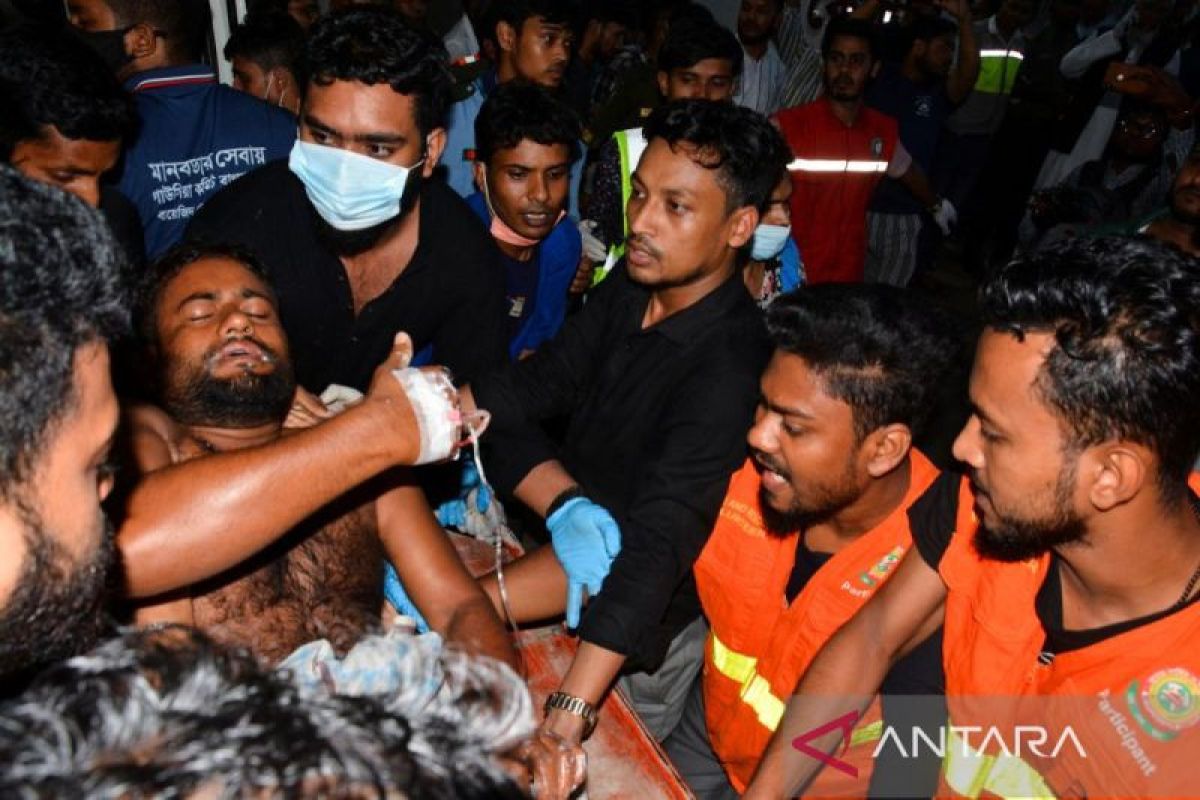 Depot kontainer terbakar di Bangladesh, 16 orang tewas