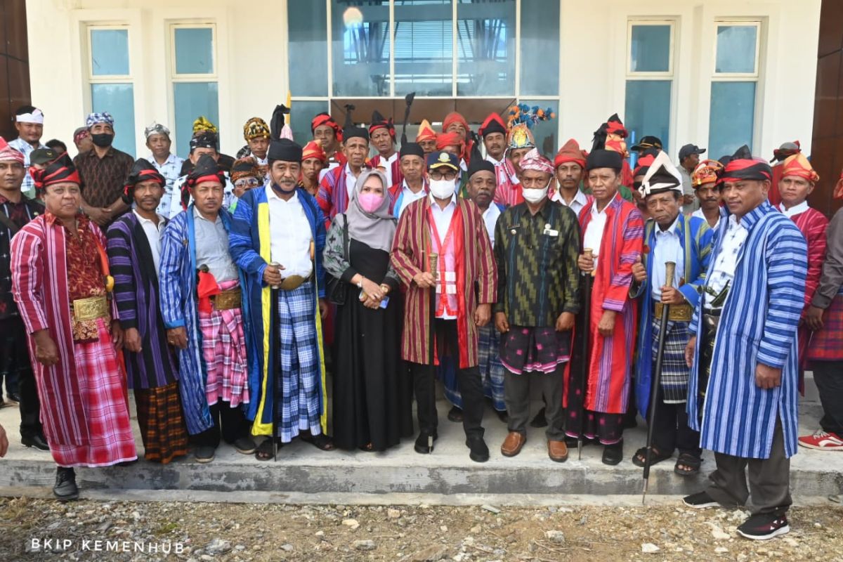 Menhub cek tiga pelabuhan penyeberangan dan satu kapal di Wakatobi Sulawesi Tenggara