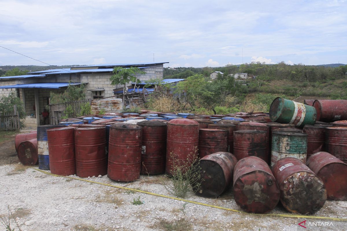 Polda NTT janji telusuri keberadaan 26 ton limbah beracun