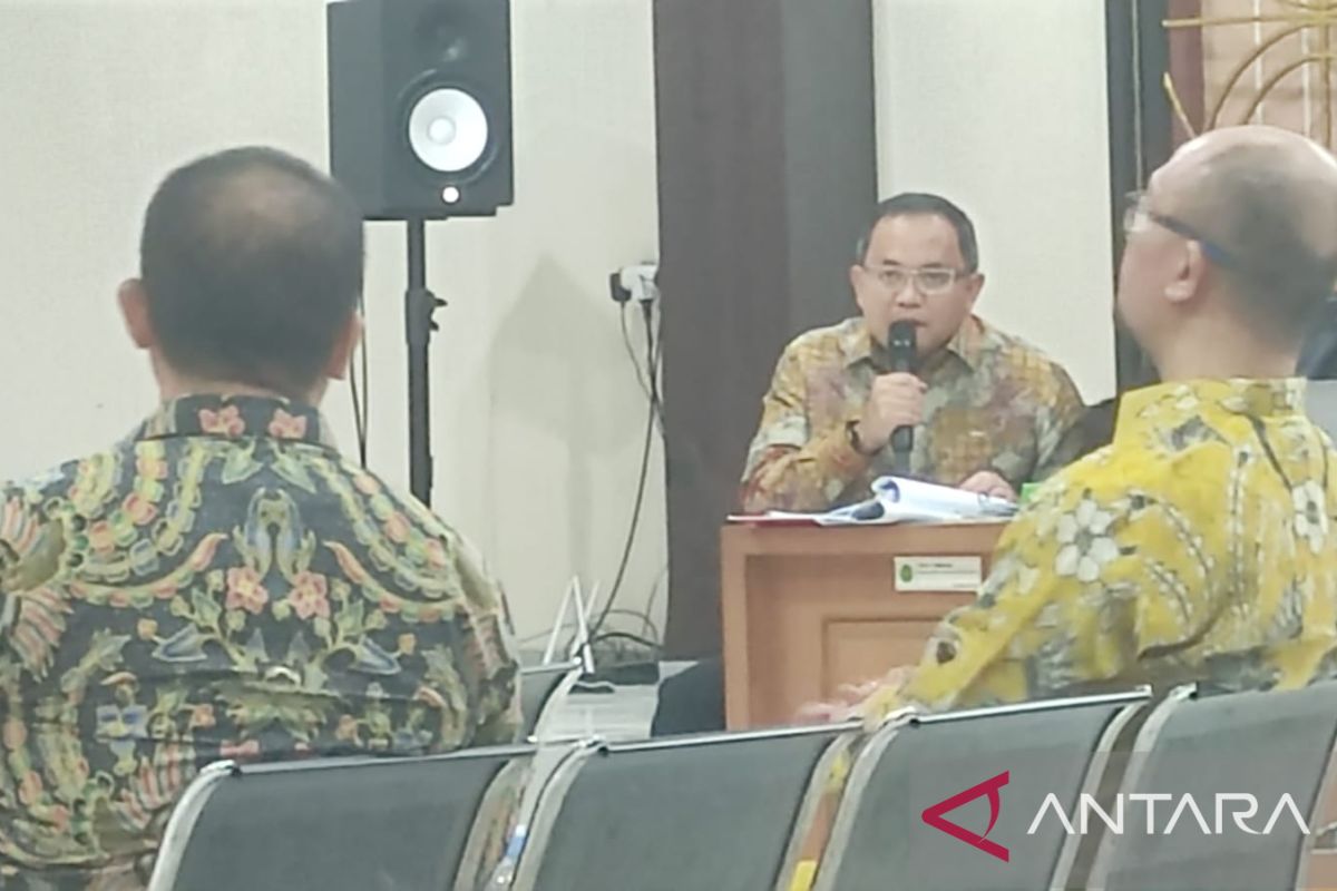 Hakim cecar Dodi Reza soal sumber uang dolar yang disita KPK