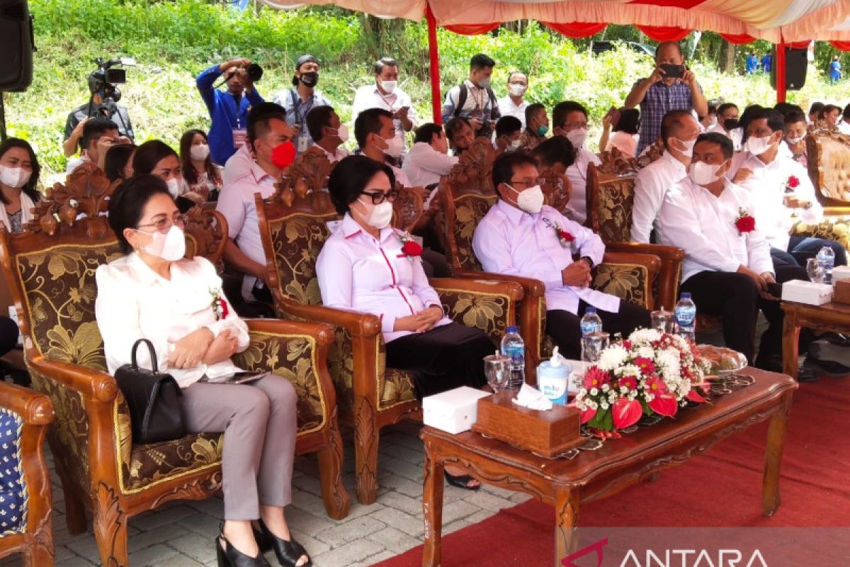 Penjabat Bupati Sangihe berharap mendapat bagian dari proyek PLTS