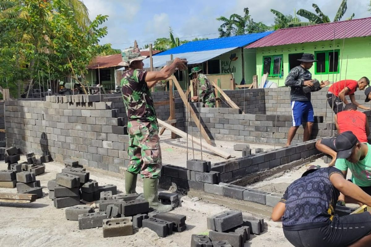 Kodim Sikka manfaatkan sisa pembakaran batu bara renovasi rumah