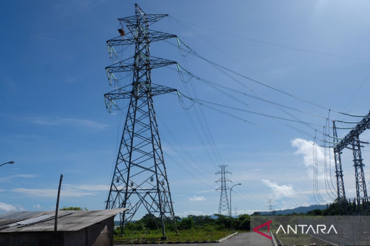 PLN aliri listrik tiga pembangkit guna mendukung sektor pariwisata di Baubau