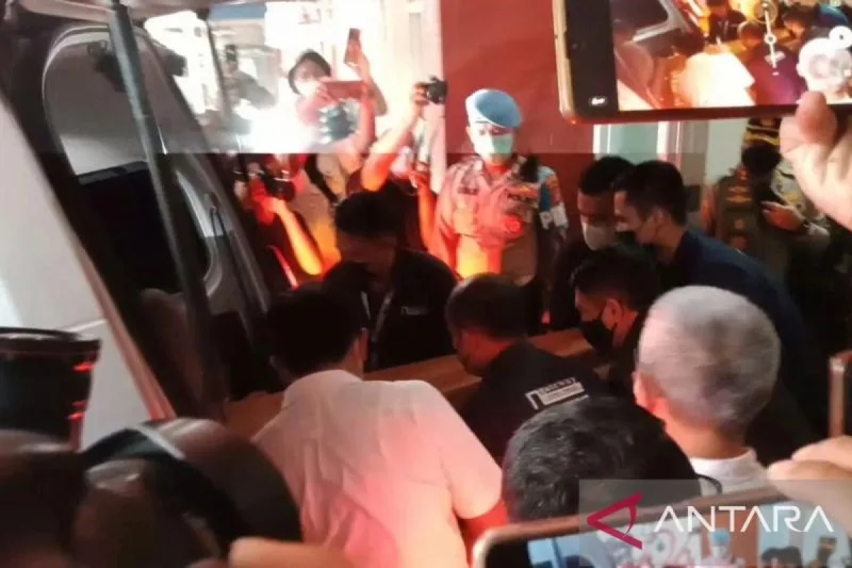 Jenazah Eril tiba di Bandara Soekarno Hatta Minggu sore