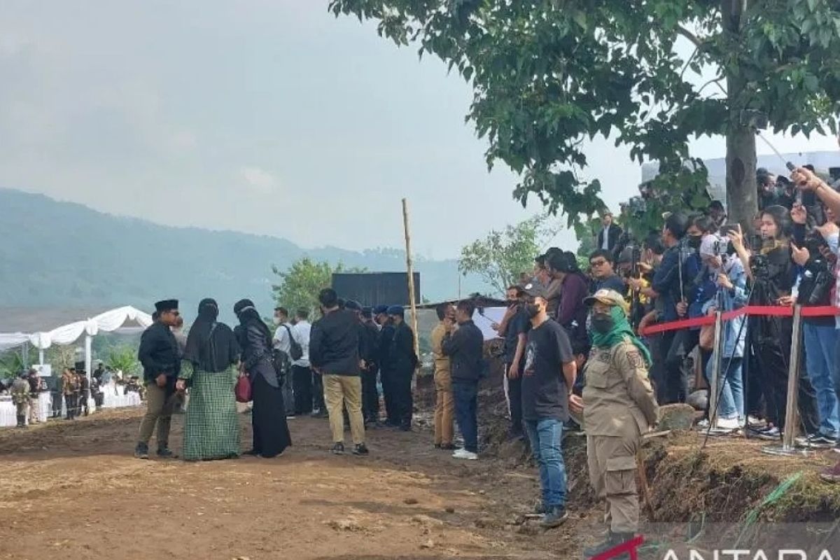 Suasana persiapan pemakaman Eril, 186 personel diturunkan