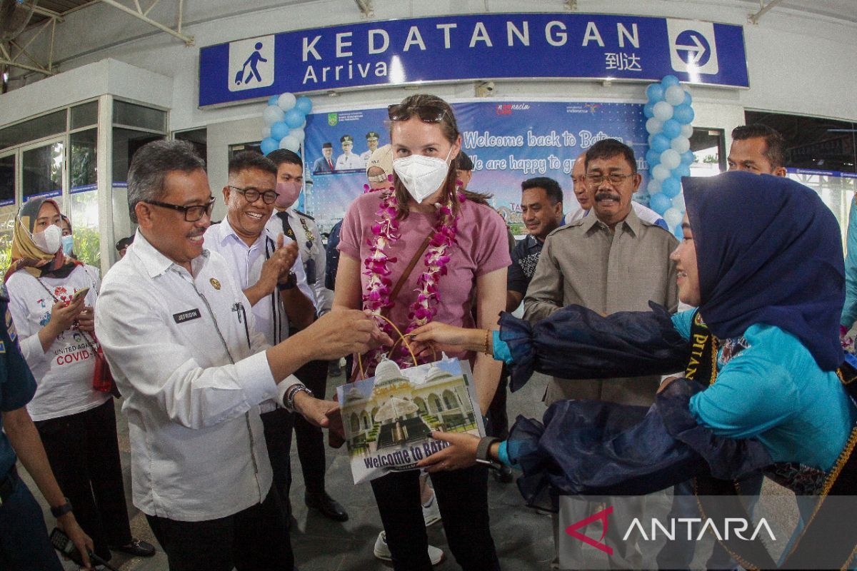 Pemkot Batam sambut turis perdana dari Harbourfront Singapura