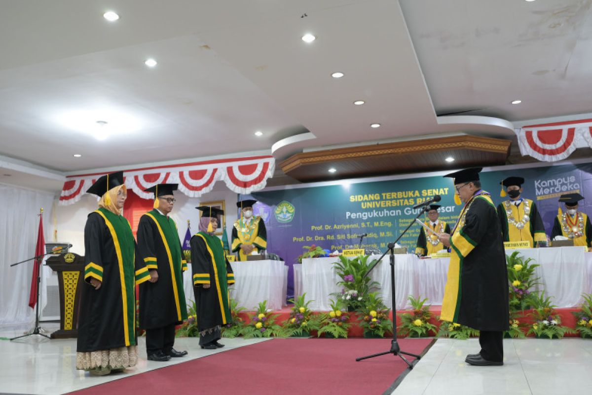 Universitas Riau kukuhkan tiga Guru Besar