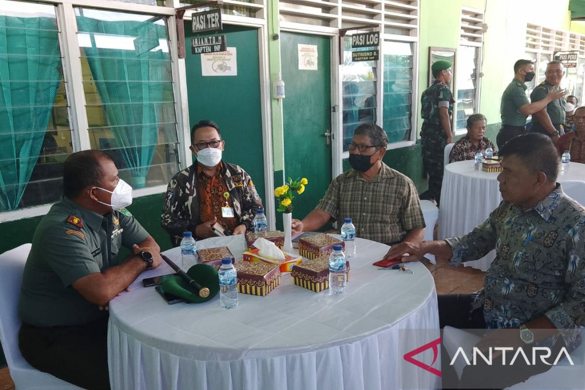 Kodim Biak Numfor gelar komsos bersama keluarga TNI