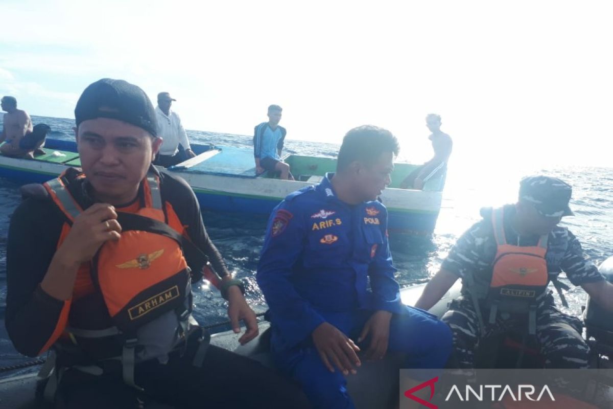 Tim Sar Gabungan Cari Nelayan Hilang Di Perairan Patuno Wakatobi Sultra Antara News Sulawesi