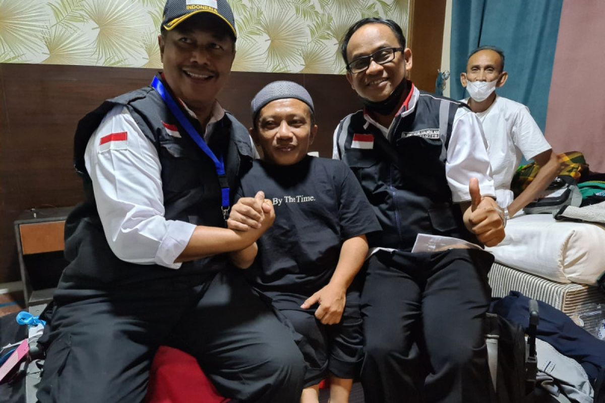 Sudirman penyandang disabilitas asal Luwuk naik haji dari jual pulsa