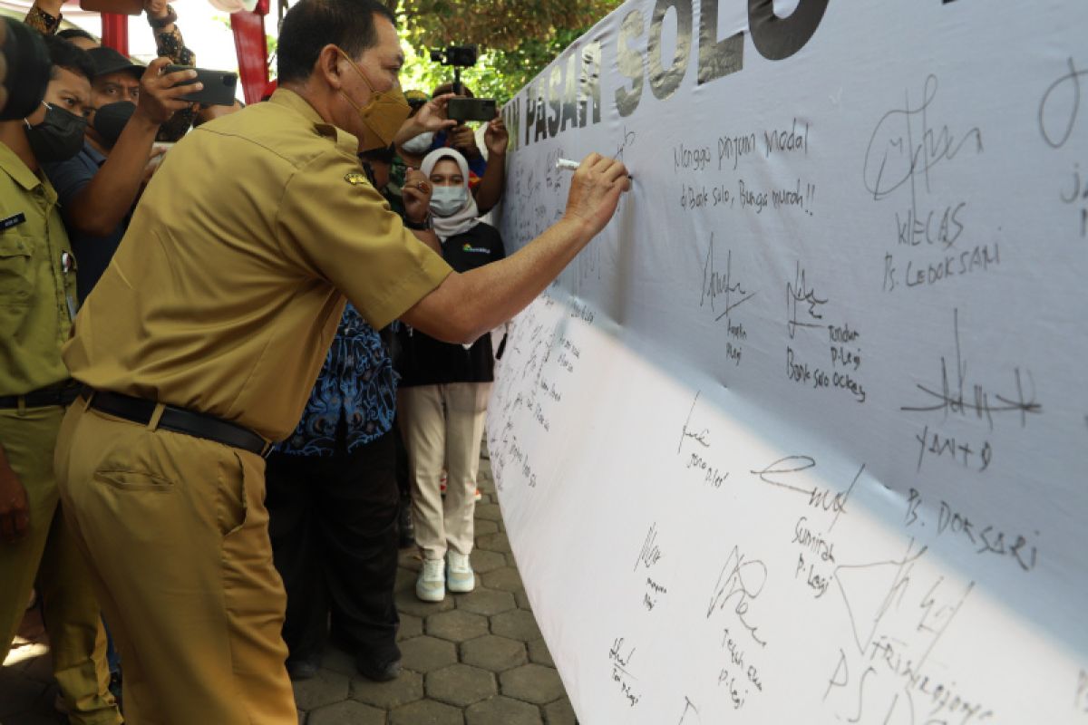 Pemkot Surakarta ajak pedagang melawan rentenir