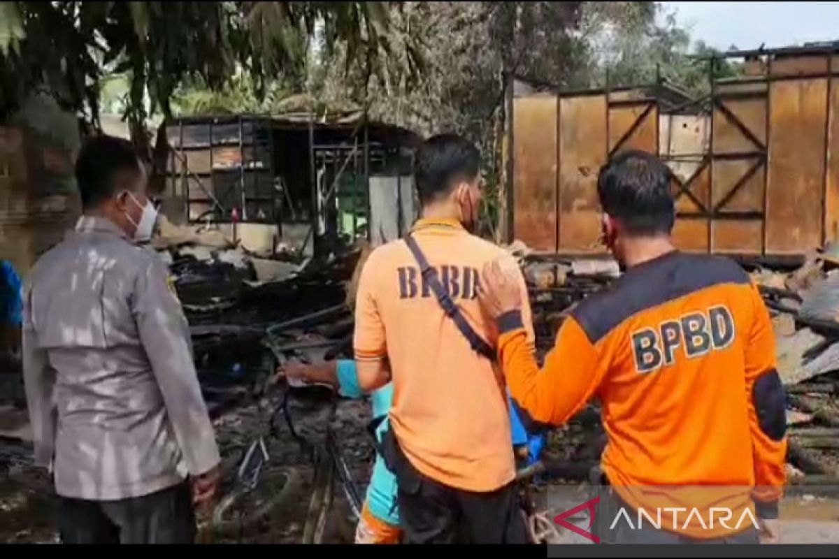 SDN 2 Anjir Kapuas Timur terbakar