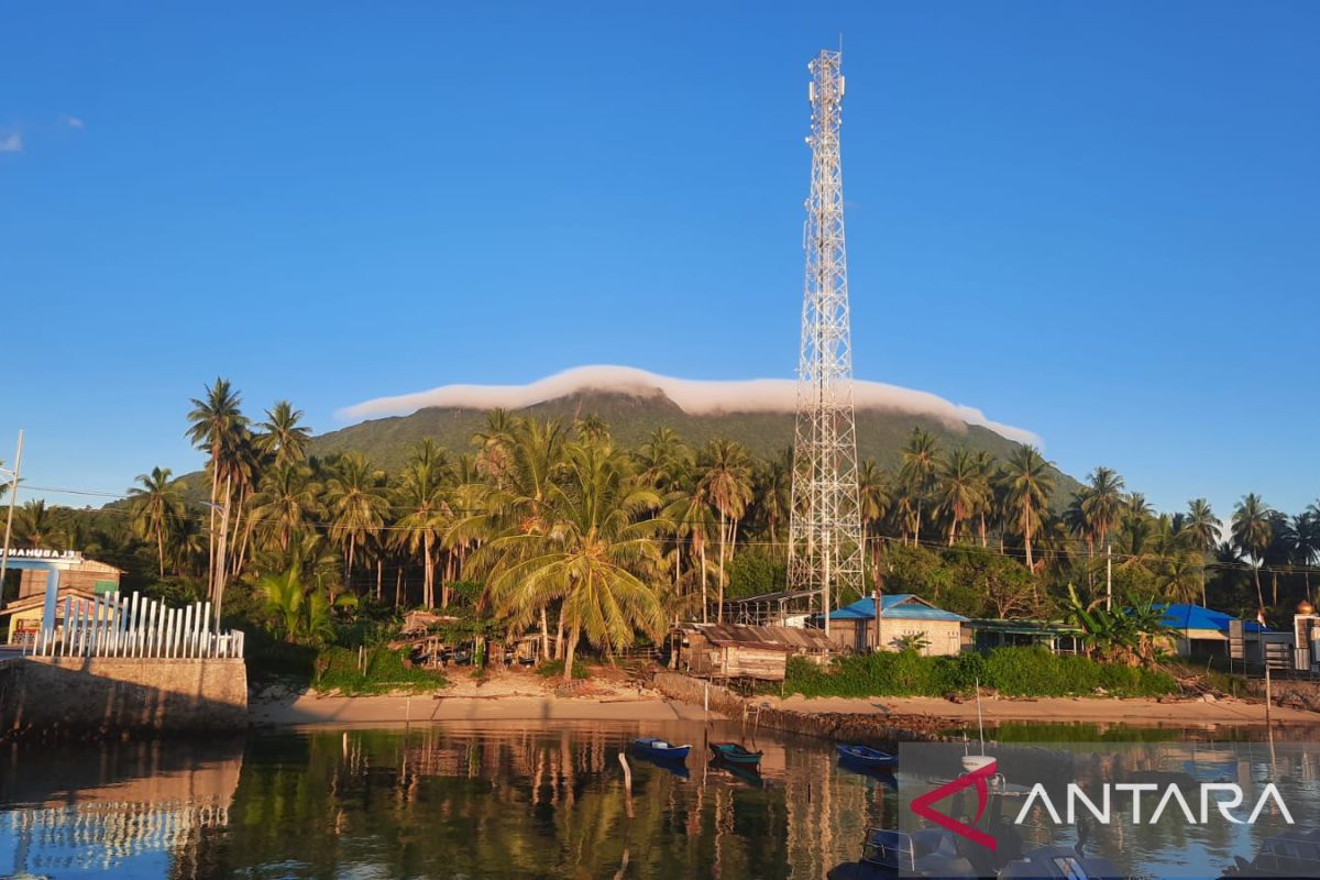 Warga desa di Natuna keluhkan hilangnya sinyal seluler